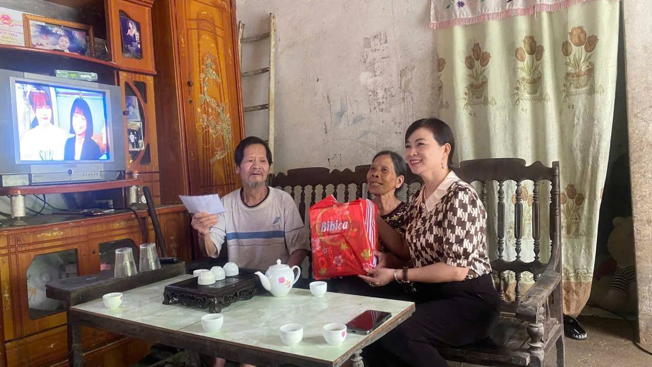 Anh-tin-bai